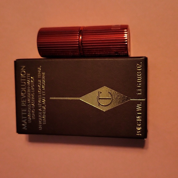 Charlotte Tilbury Matte Revolution Lipstick: Mark of a Kiss, .03oz (Travel), NIB - Picture 6 of 7